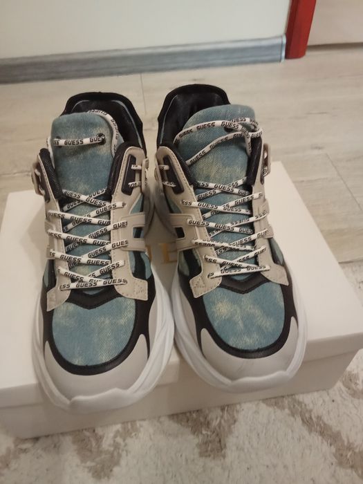 Guess обувки НОВИ