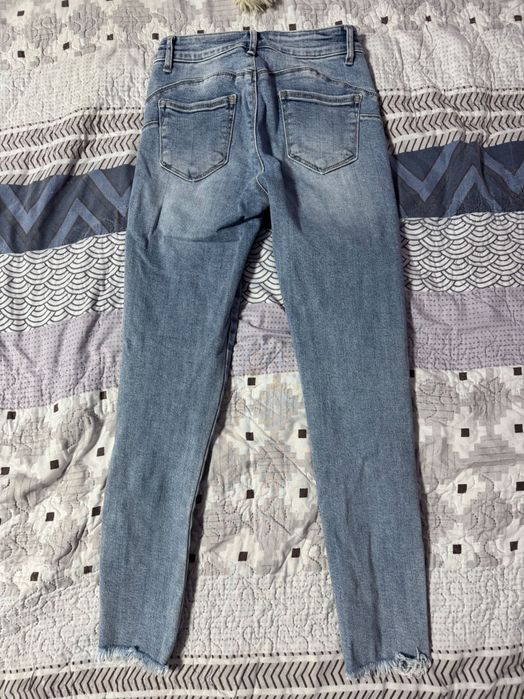 Дънки с ниска талия