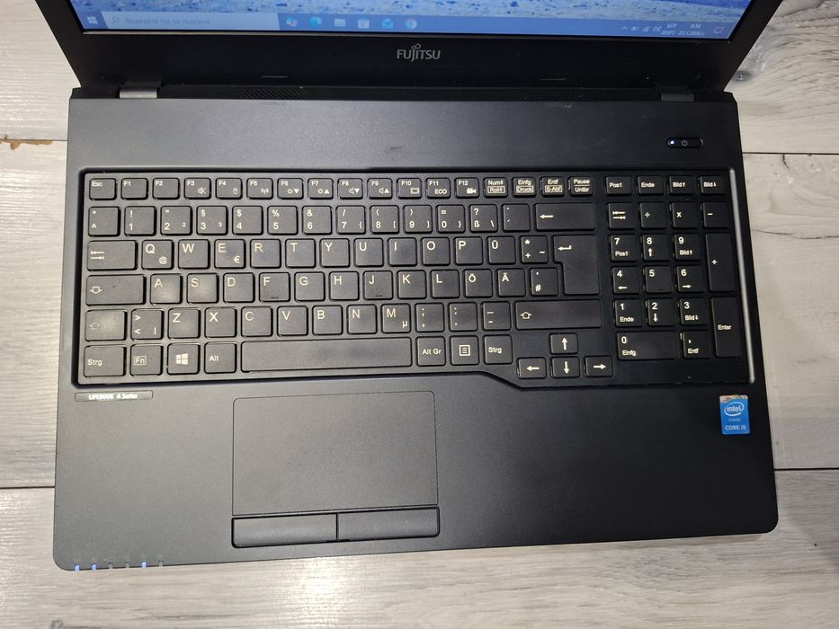 Fujitsu A555-i5 5200u/8гб/250гб ссд