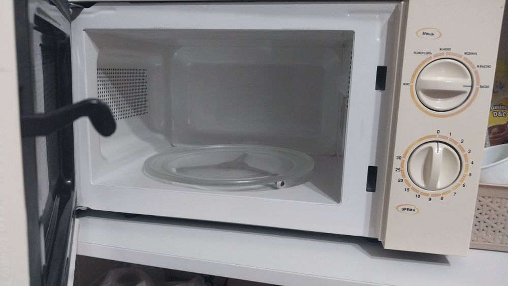 Микроволновка в рабочем состоянии.