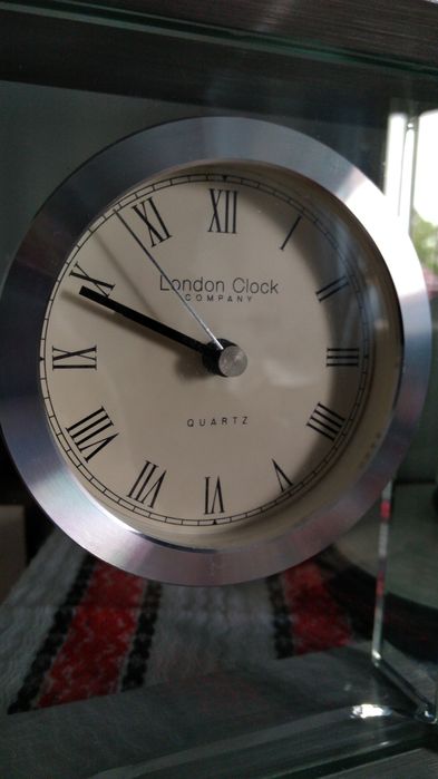 London Clock Company. Silver Flat Top Mantel Clock Ceas Sticla