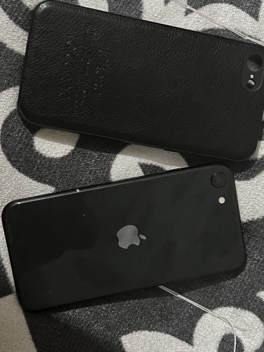 Айфон 8 черный в идиал