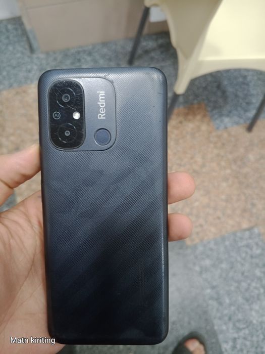 Redmi 12c sotiladi xolati yaxshi