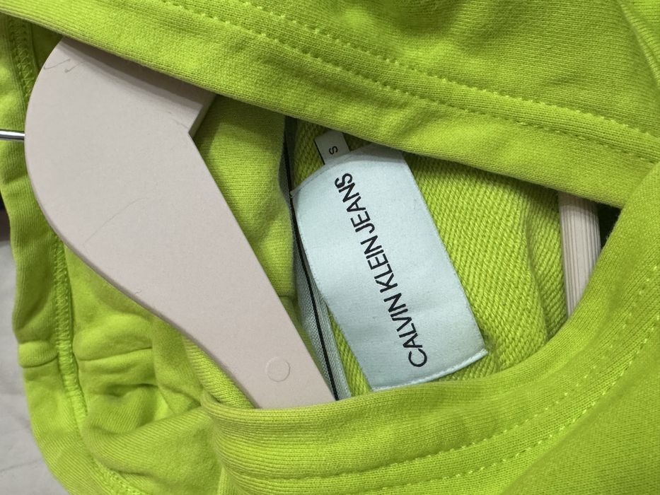 Calvin Klein суичър с качулка