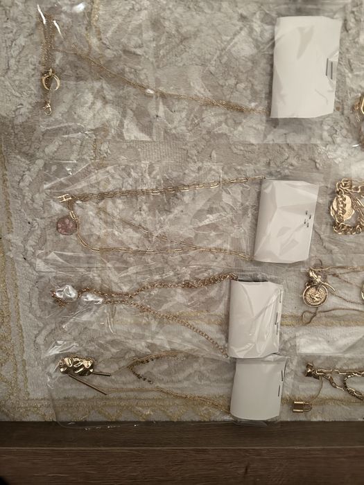 Продаются украшения