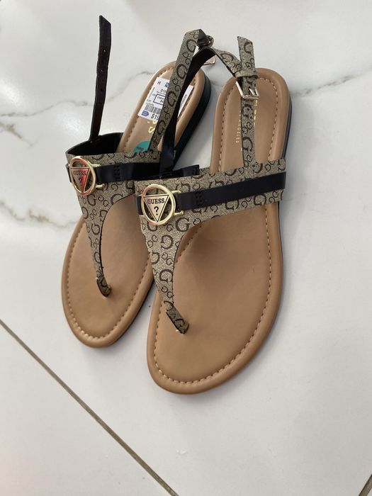 Сандали за 3000 тг новые