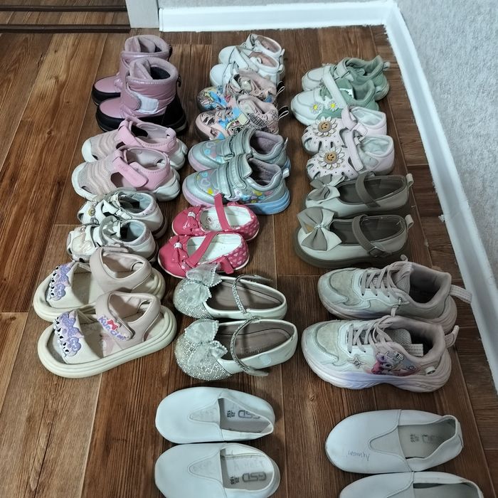 Продам обувь для девочек