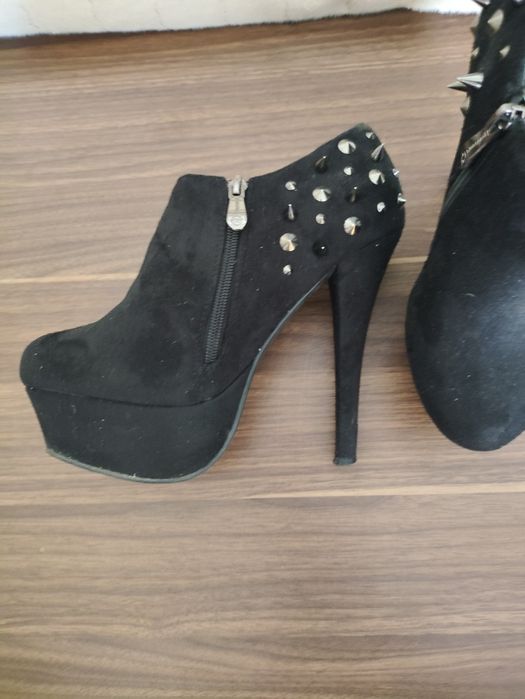 Продам ,батильоны с шипами