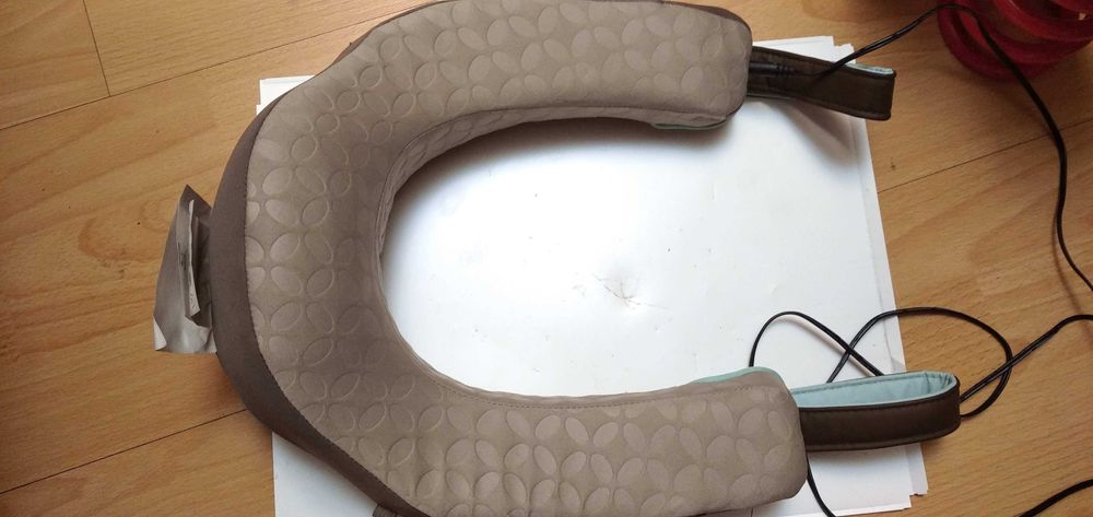 Aparat de masaj portabil cu vibratii pentru gat Homedics