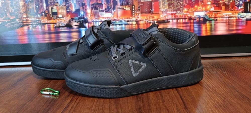 MTB DH топталки от LEATT 4.0