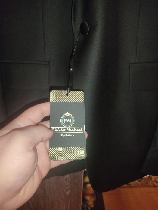 Продам классический костюм