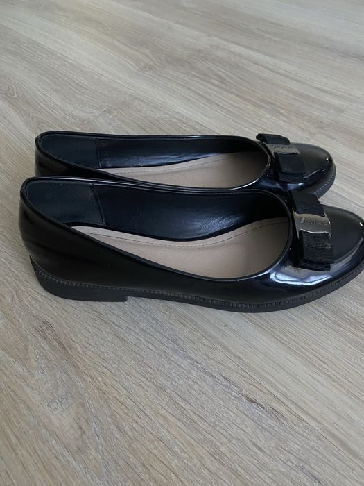 Лакированные балетки