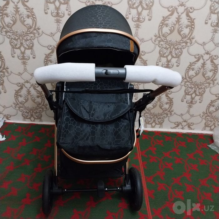 Продаётся  коляска  почти новая