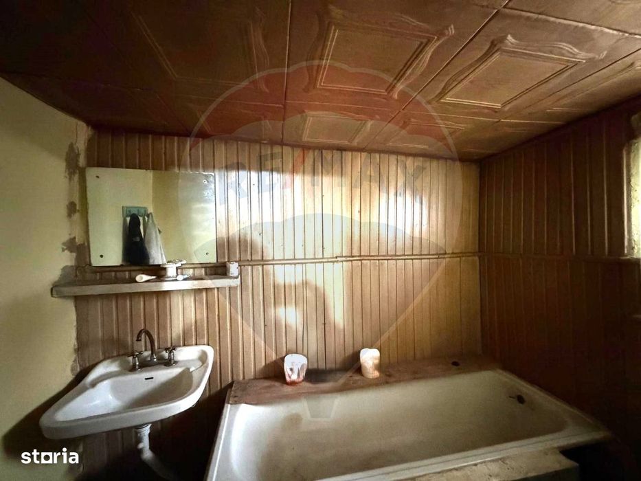 Casă 3 camere de vânzare – Gârleni, sat Lespezi, Str. Frunzei