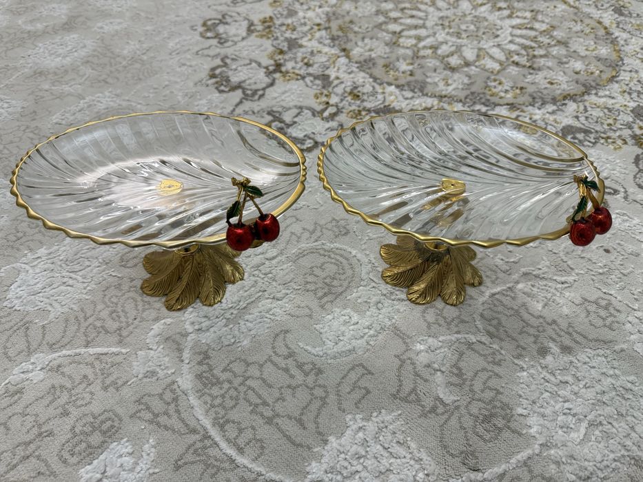 Стеклянная подставка посуда