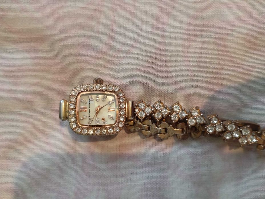 Дамски часовник идеален подарък