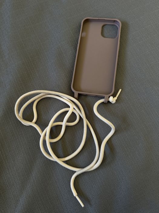 Калъф за iphone 13 тъмно бежов (camel) с връзка