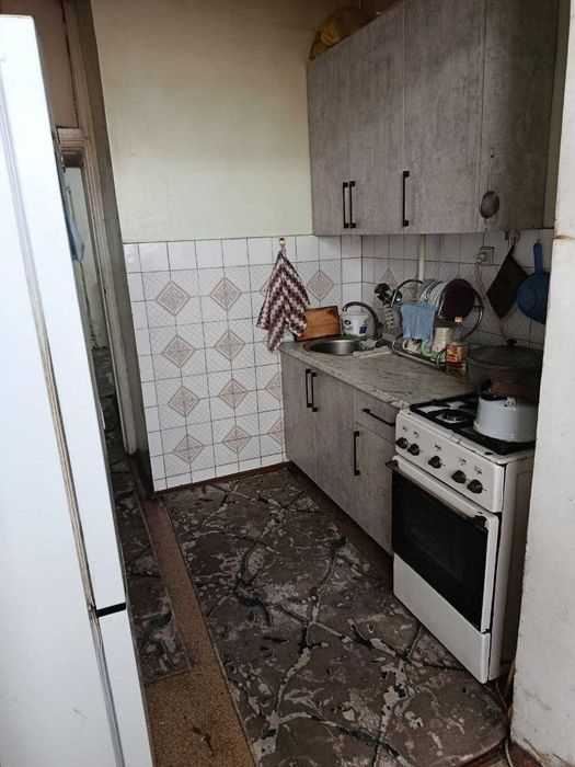 Метрога Йакин Жойда 3 хона Квартира Сотилади !!