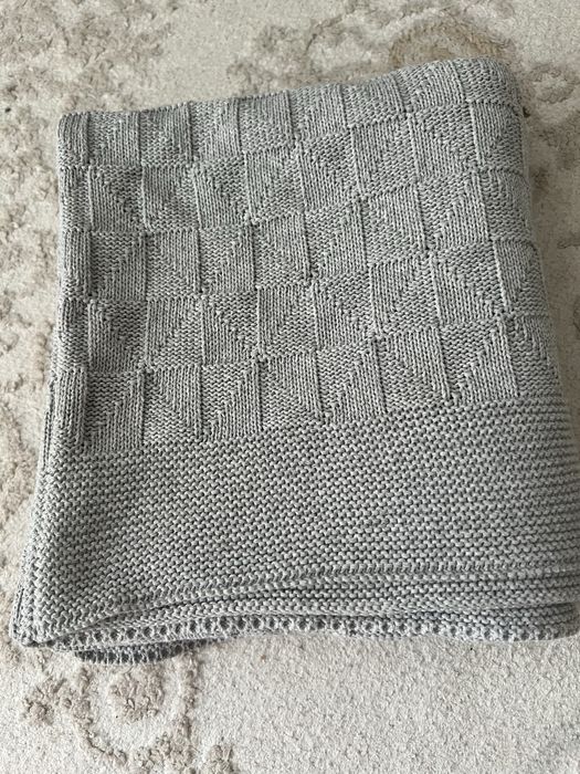 Плед вязаный для малыша (90х110)