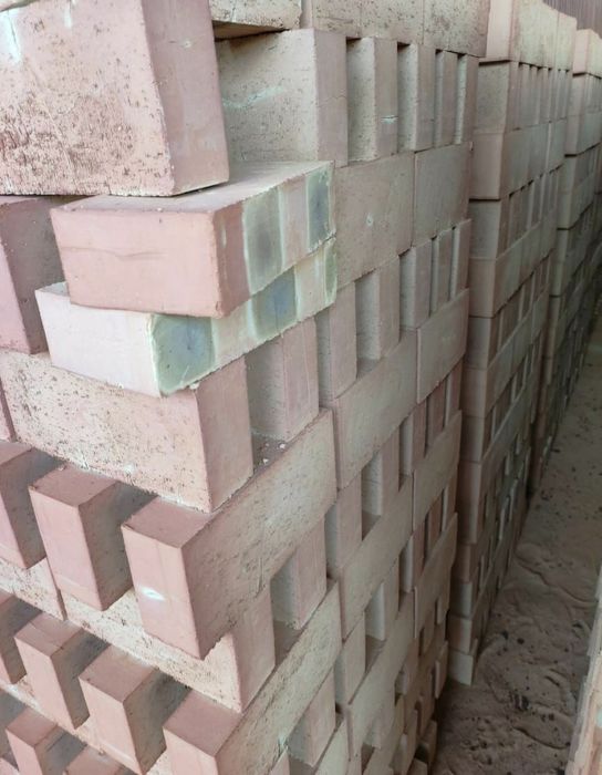 Кирпич красный жженый