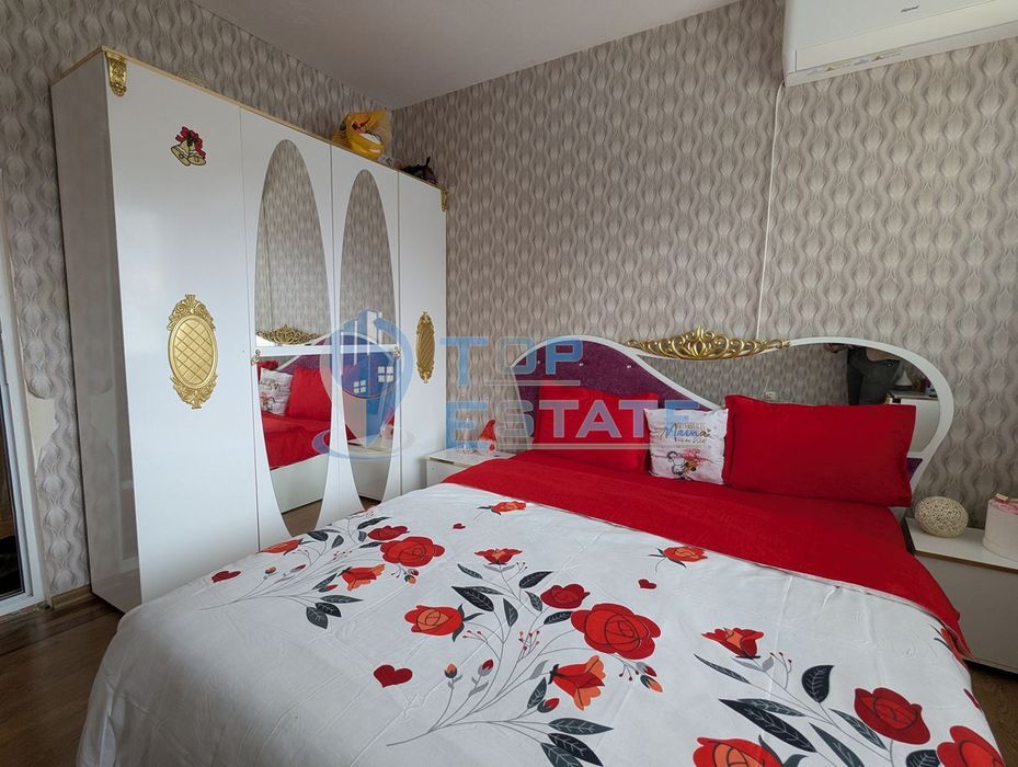 Ремонтирана масивна къща с голям и поддържан двор в село Асеново, общ