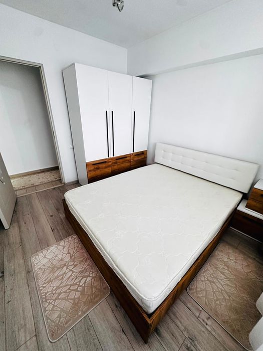 Apartament cu 3 camere in zona ultracentrala. Vedere spre dunare . Situat langa tribunalul Braila