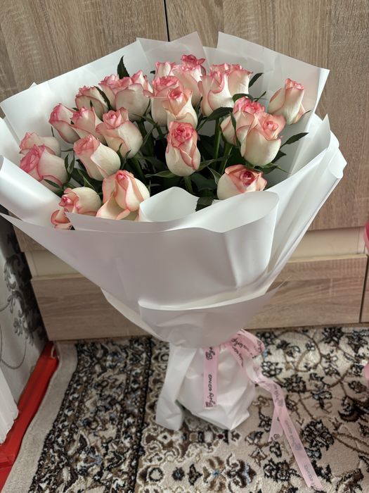 Цветы свежие розы