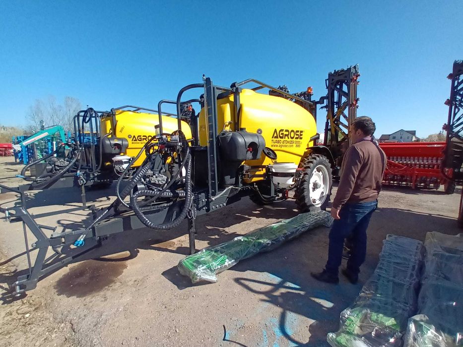 Instalatie de erbicidat tractata, Masina de erbicidat 3000l ,MET 18m