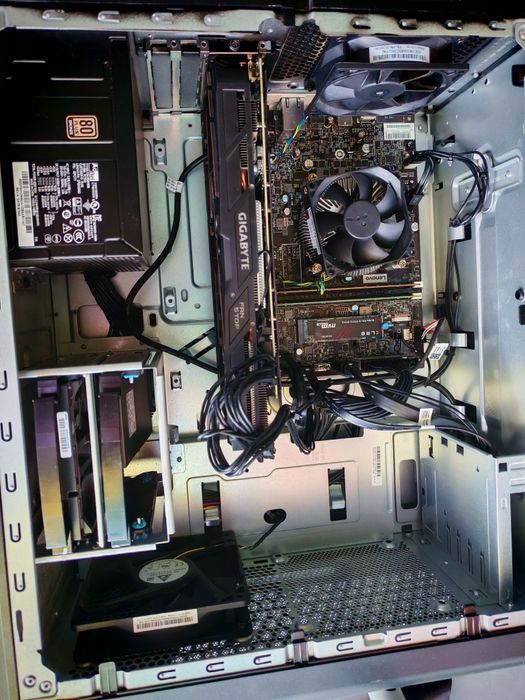 Sistem Gaming Lenovo Legion T530  Vând sau Schimb