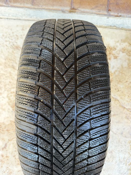 Зимни гуми Bridgestone 245/45/18