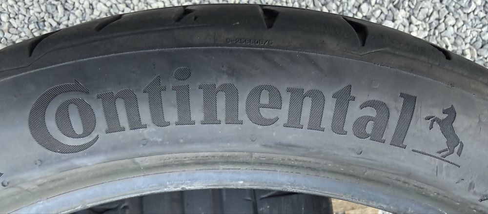 2бр 235/40/19 на 6мм с 23дот Континентал