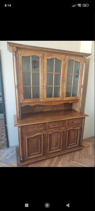 Старинен дъбов шкаф за трапезария