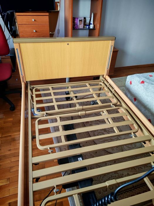 Болнично легло и аксесоари за инвалид