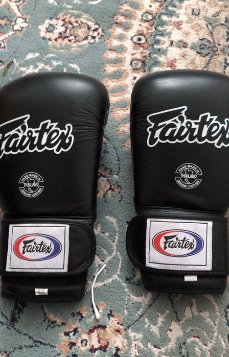 Продам Боксерскую перчатку