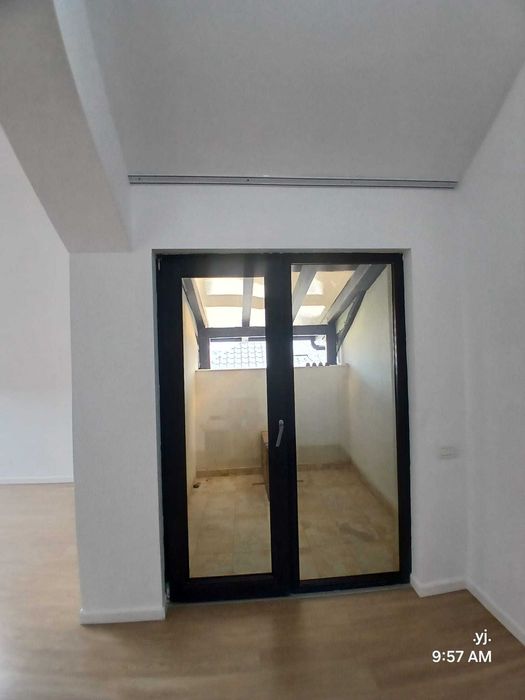 De închiriat | Duplex spatios 3 dormitoare – Cu vedere la piscină