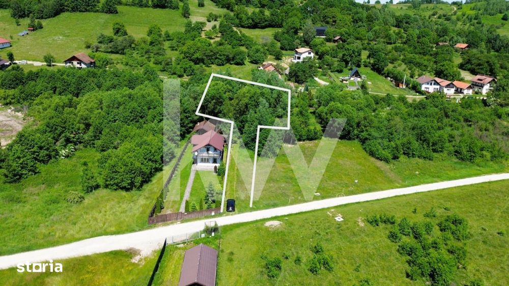 Teren intravilan 1173 mp cu utilitati si cabana in Predelut, Bran –