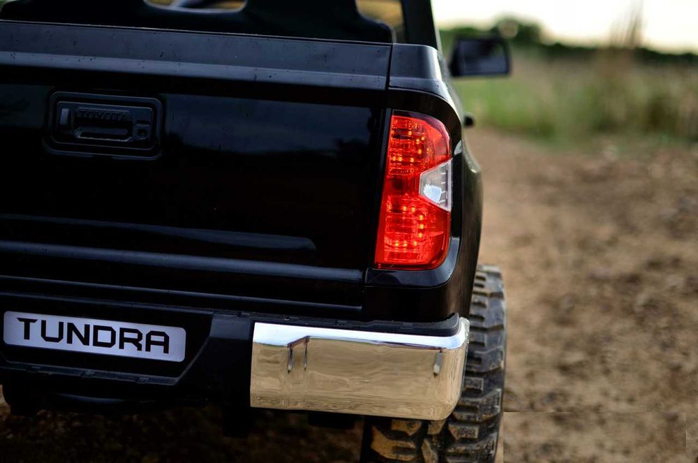 Акумулаторен джип TOYOTA Tundra 12V, лицензиран, с меки гуми