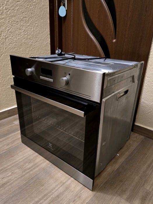 Cuptor electric incorporabil Electrolux, Model: EOB3450AOX