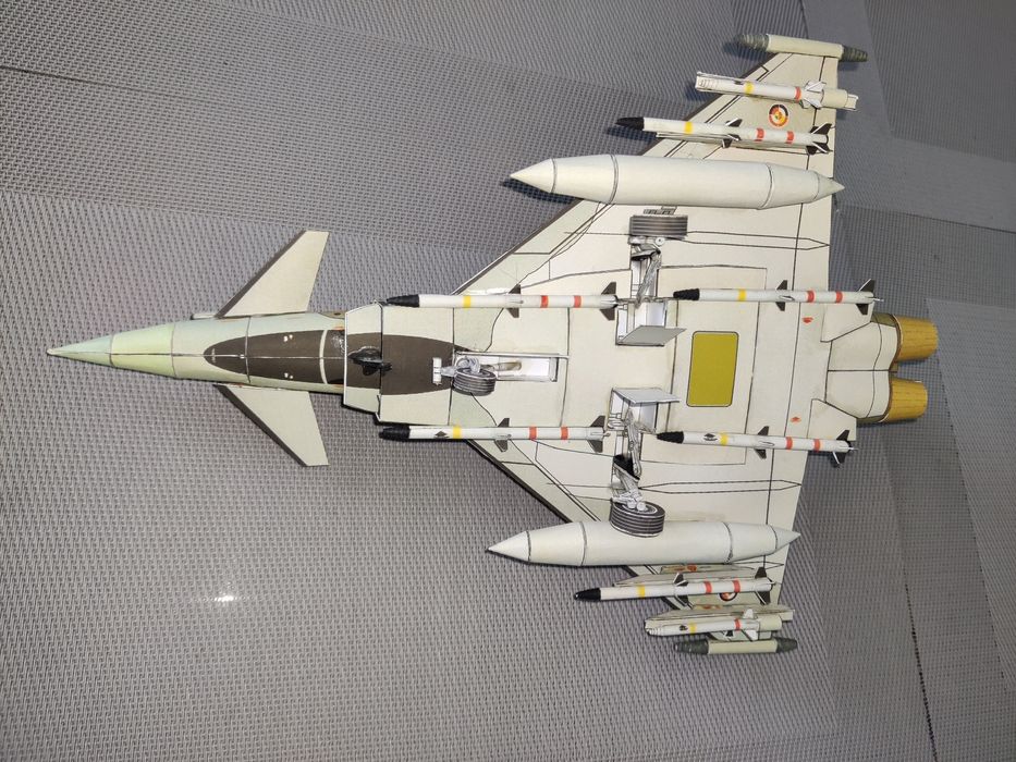 Macheta avion din carton Eurofighter Typhoon