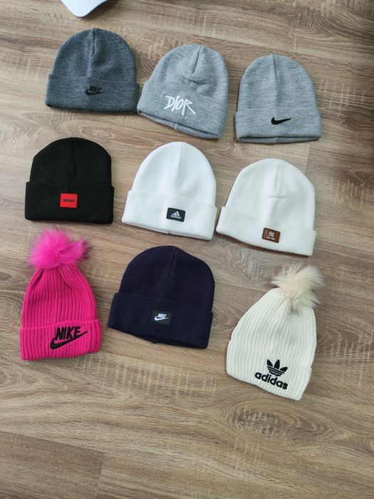 Șapcă Hugo Boss Șapcă Nike Șapcă Jordan Șapcă NY Șapcă Puma Șapcă LV