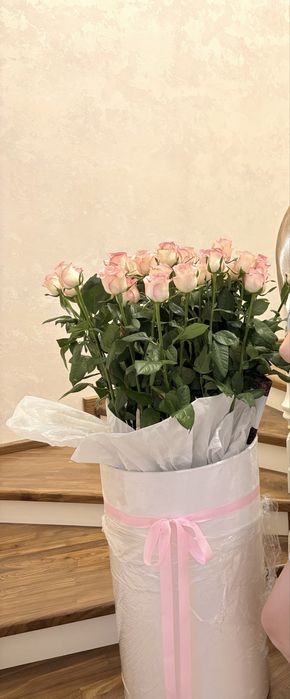 Продается цветы 35шт розы)