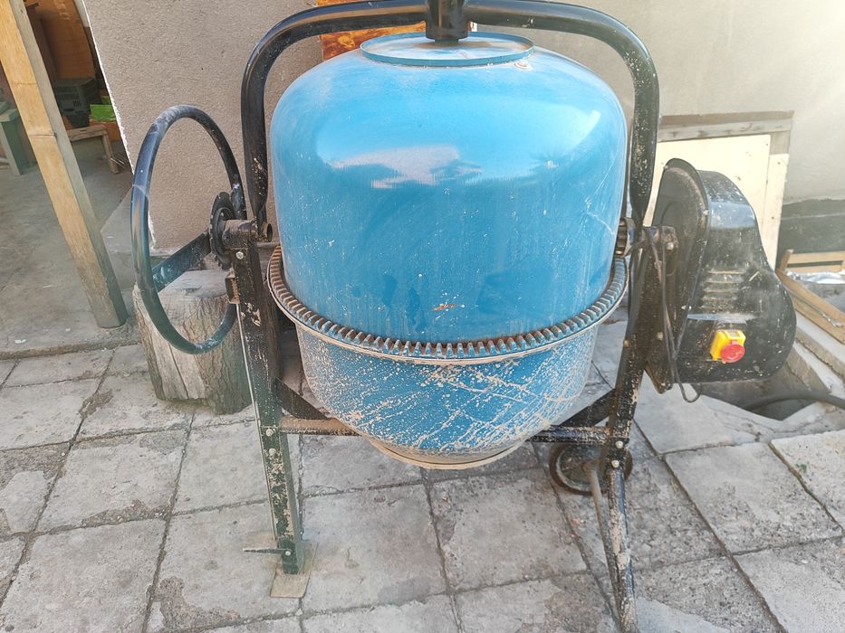 Продаётся бетономешалка