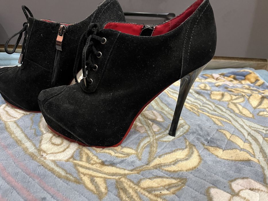 Продам ботинки