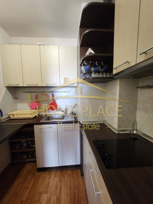 Дава се под наем Двустаен апартамент в к.к. Св.Св. Константин и Елена - 60 кв.м за 548.25 € - Снимка #1