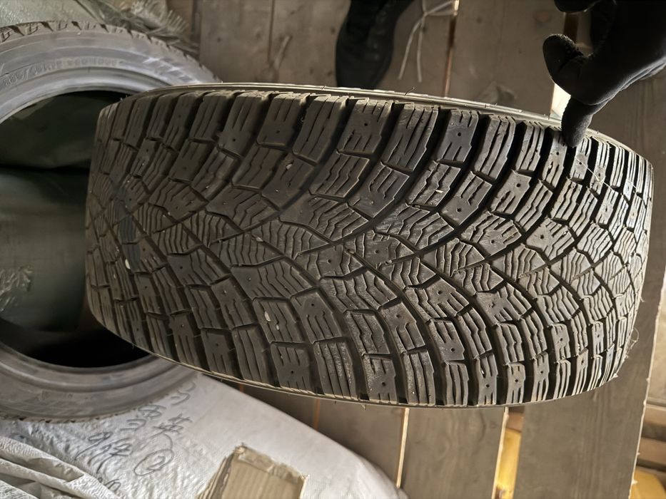 Продам зимний шина