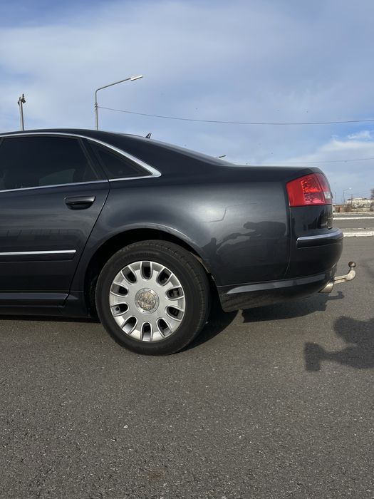 Продам Audi a8 d3