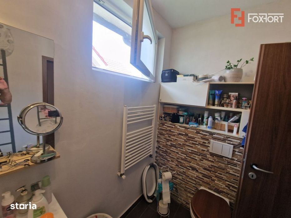Duplex de vanzare cu 4 camere, cu teren de 303 mp, Ghiroda