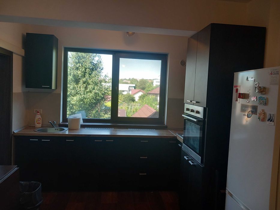 Închiriez apartament 3 camere