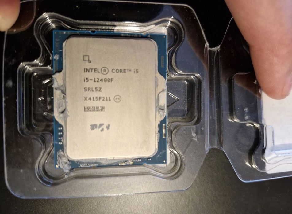 Procesor intel i5 12400 f
- I5 12400 f
- stare perfecta de functionare