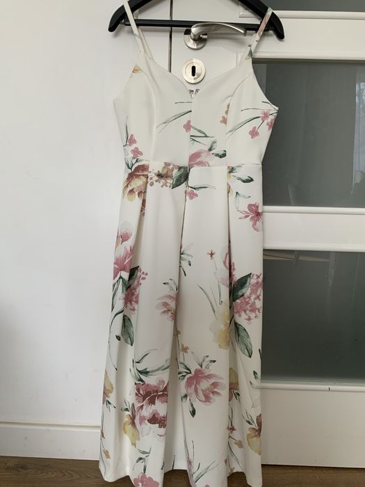 Рокля About you с етикет